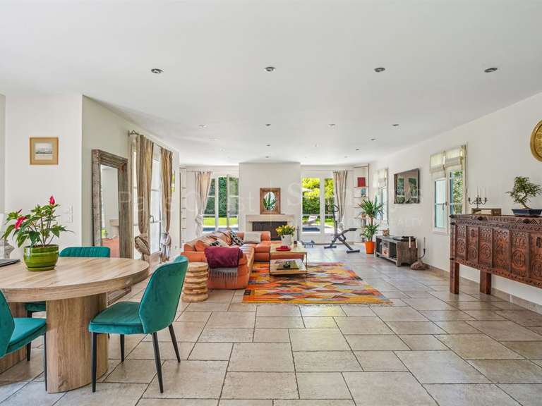 Maison Montfort-l'Amaury - 5 chambres - 240m²