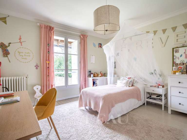 Maison Montfort-l'Amaury - 4 chambres - 220m²