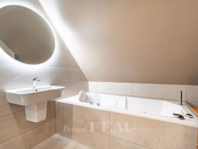 Maison Montfort-l'Amaury - 6 chambres - 330m²