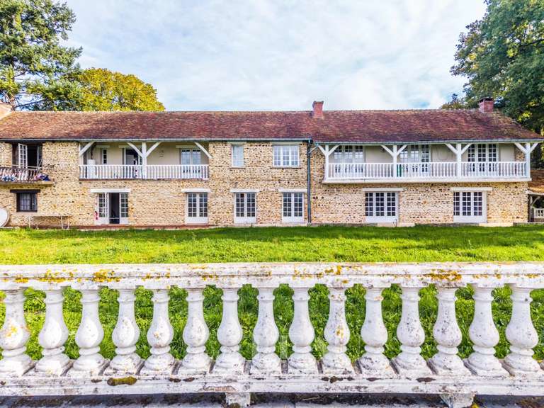 Maison Montfort-l'Amaury - 3 chambres - 360m²