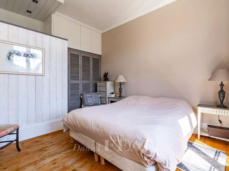 Maison Montfort-l'Amaury - 3 chambres - 250m²