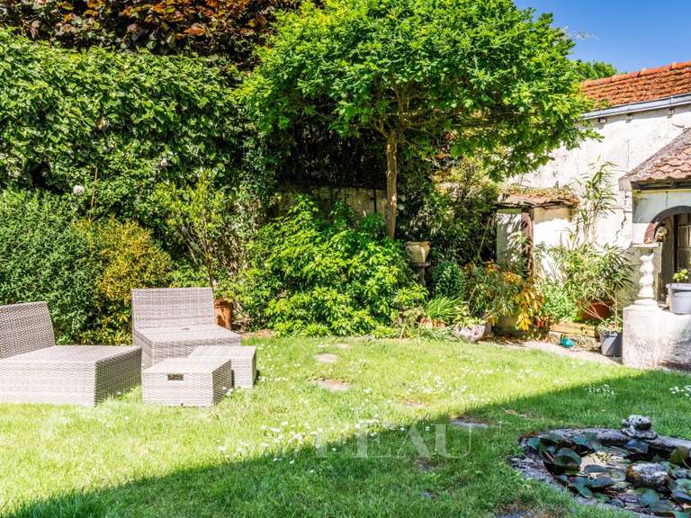 Maison Montfort-l'Amaury - 3 chambres - 250m²