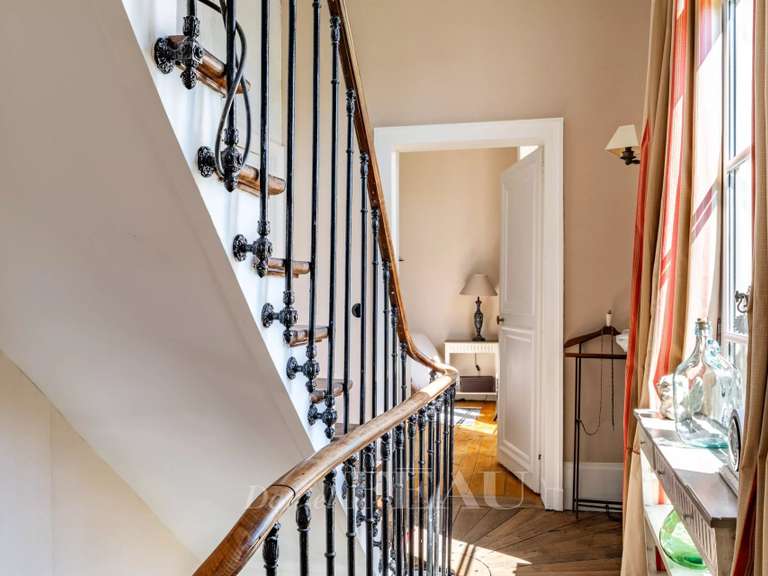 Maison Montfort-l'Amaury - 3 chambres - 250m²