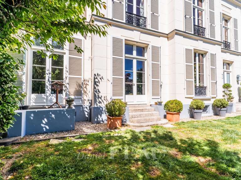 Maison Montfort-l'Amaury - 3 chambres - 250m²