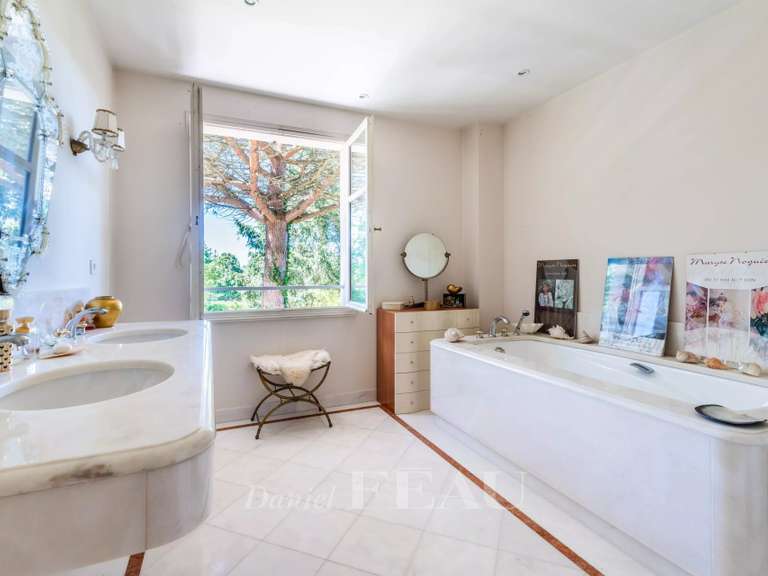 Maison Montfort-l'Amaury - 4 chambres - 300m²