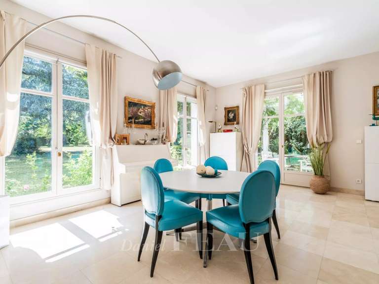 Maison Montfort-l'Amaury - 4 chambres - 300m²