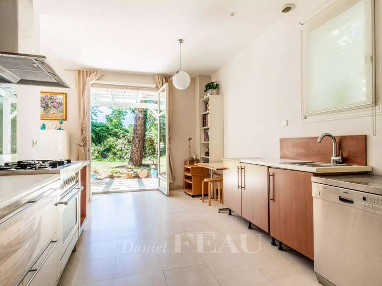 Maison Montfort-l'Amaury - 4 chambres - 300m²