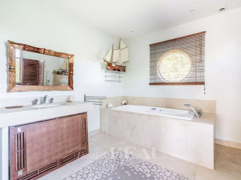 Maison Montfort-l'Amaury - 4 chambres - 300m²