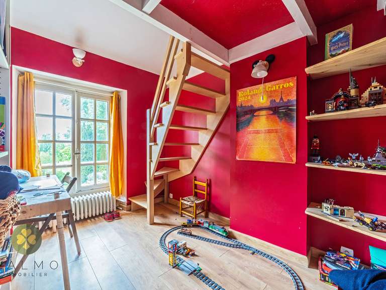 House Montfort-l'Amaury - 5 bedrooms - 225m²