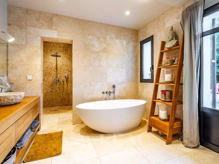 Maison Montfort-l'Amaury - 4 chambres - 280m²