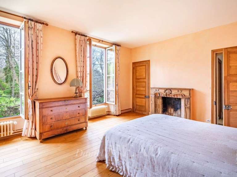 Maison Montfort-l'Amaury - 4 chambres - 220m²