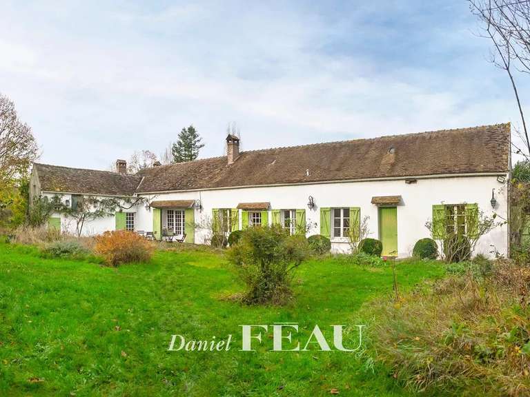 Maison Montfort-l'Amaury - 4 chambres - 191m²