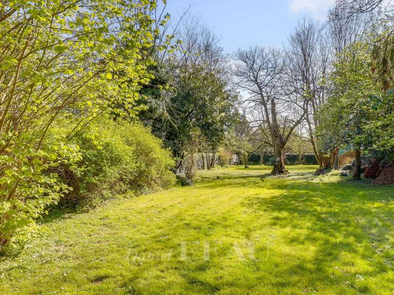 Maison Montfort-l'Amaury - 5 chambres - 204m²
