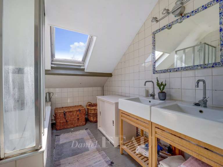 Maison Montfort-l'Amaury - 5 chambres - 204m²