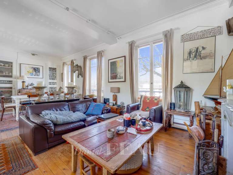 Maison Montfort-l'Amaury - 5 chambres - 204m²