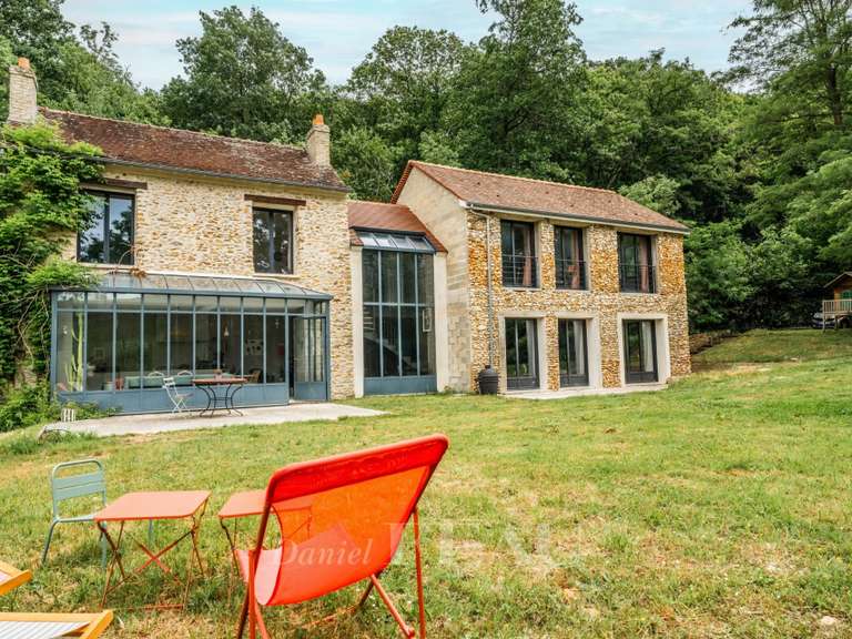 Maison Montfort-l'Amaury - 4 chambres - 210m²
