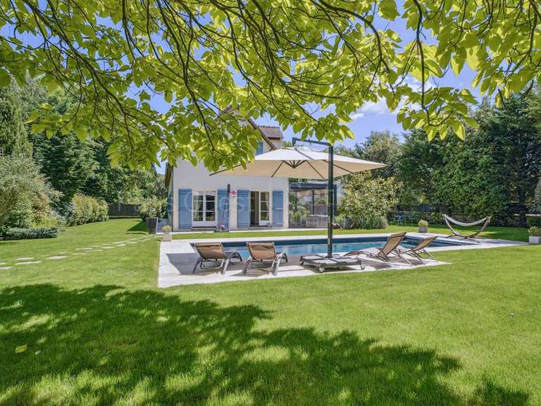 Maison Montfort-l'Amaury - 5 chambres - 240m²