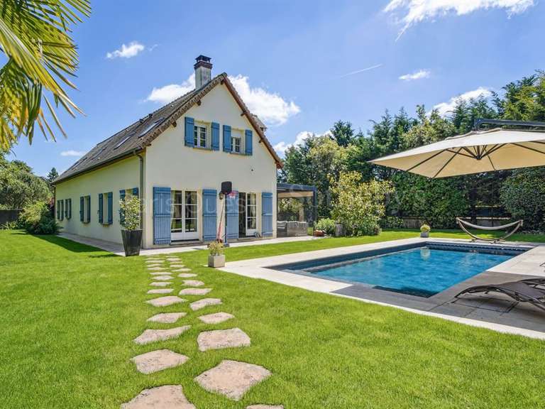 Maison Montfort-l'Amaury - 5 chambres - 240m²