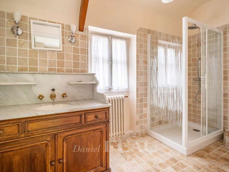 Maison Montfort-l'Amaury - 10 chambres - 575m²