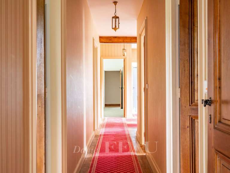 Maison Montfort-l'Amaury - 10 chambres - 575m²