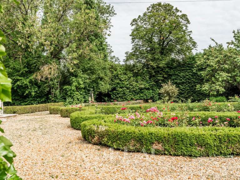Maison Montfort-l'Amaury - 10 chambres - 575m²