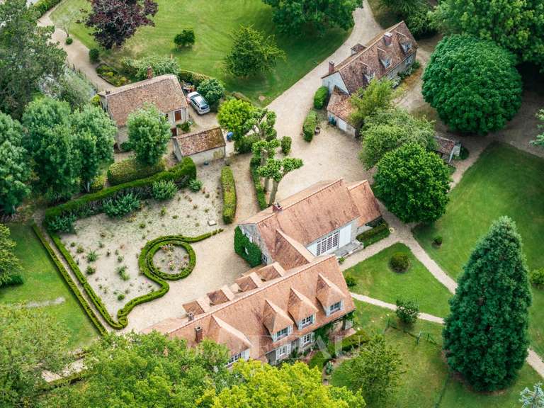 Maison Montfort-l'Amaury - 10 chambres - 575m²