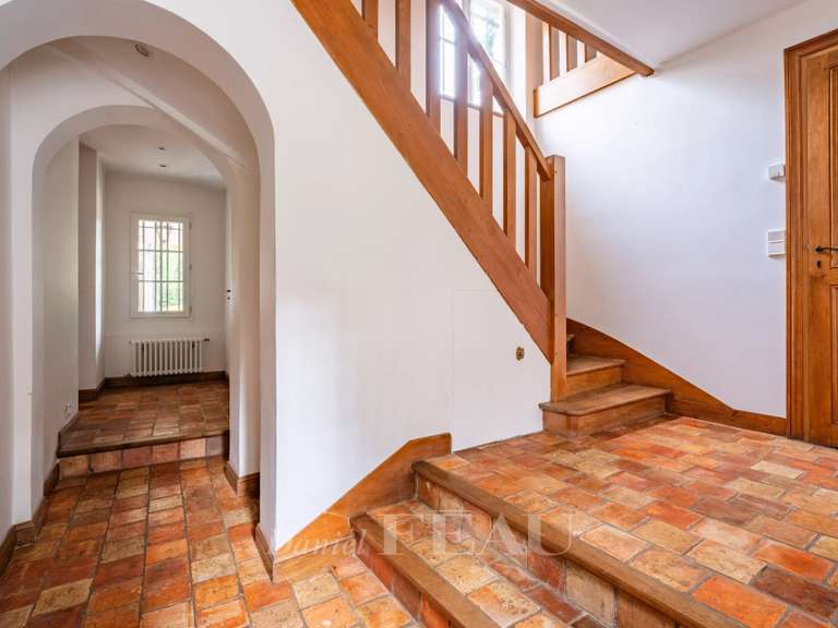 Maison Montfort-l'Amaury - 10 chambres - 575m²