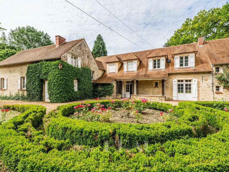 Maison Montfort-l'Amaury - 10 chambres - 575m²