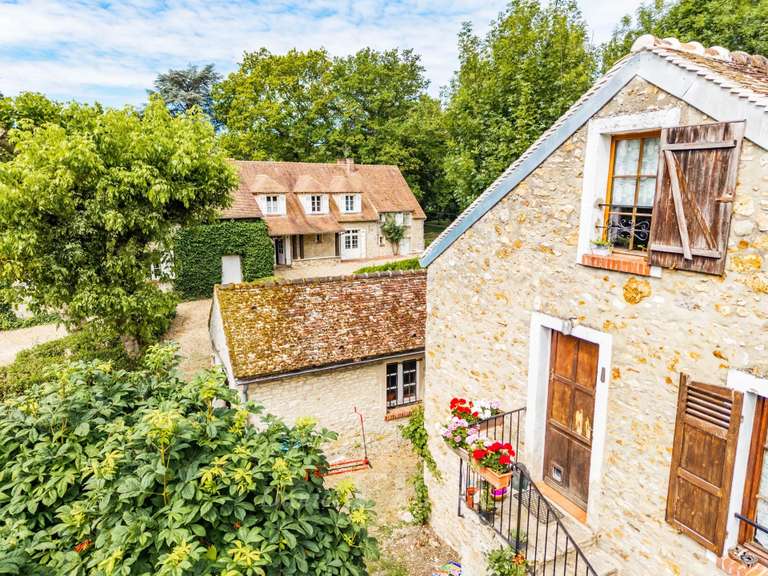 Maison Montfort-l'Amaury - 10 chambres - 575m²