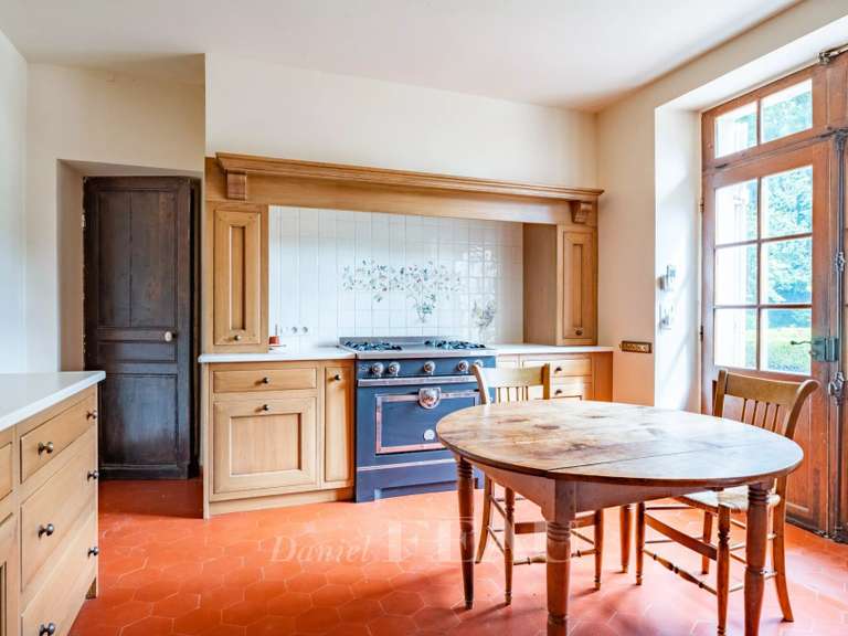 Maison Montfort-l'Amaury - 10 chambres - 575m²