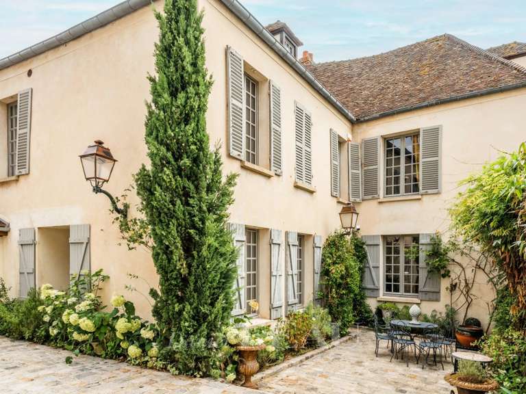 Maison Montfort-l'Amaury - 5 chambres - 394m²