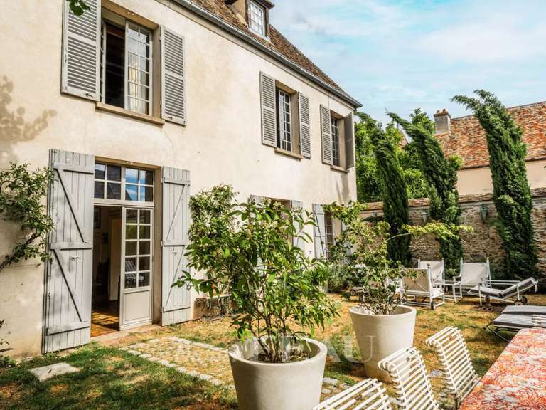 Maison Montfort-l'Amaury - 5 chambres - 394m²