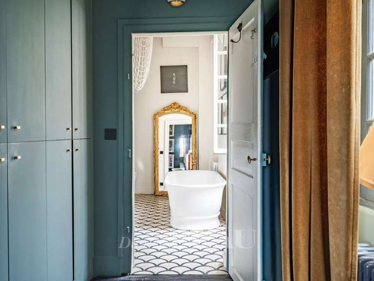 Maison Montfort-l'Amaury - 5 chambres - 394m²