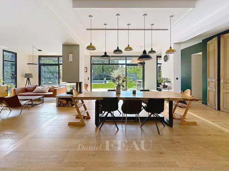Maison Montfort-l'Amaury - 4 chambres - 215m²
