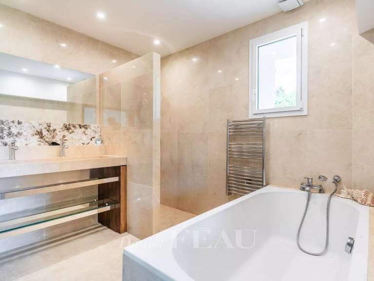 Maison Montfort-l'Amaury - 9 chambres - 480m²