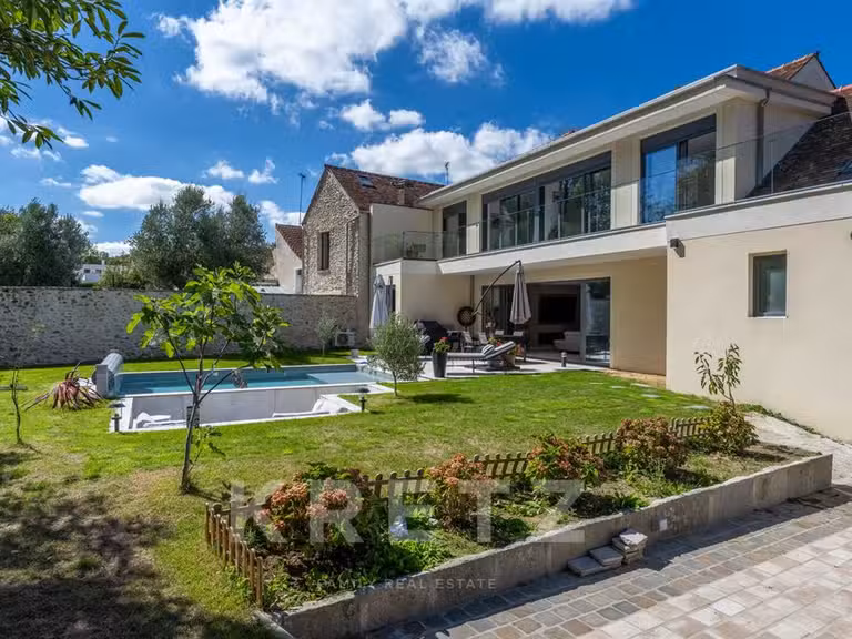 Maison Montfort-l'Amaury - 5 chambres - 333m²