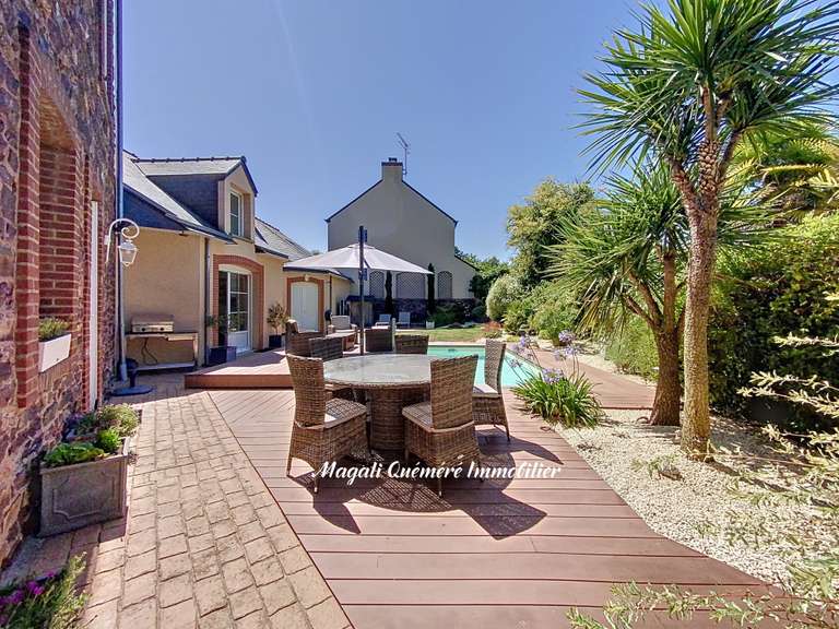 House Montfort-sur-Meu - 7 bedrooms - 258m²