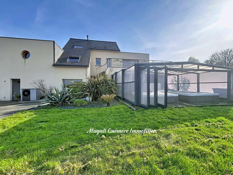 Maison Montfort-sur-Meu - 5 chambres - 259m²