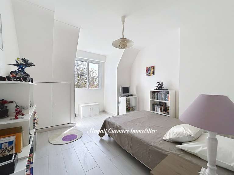 Maison Montfort-sur-Meu - 6 chambres - 299m²