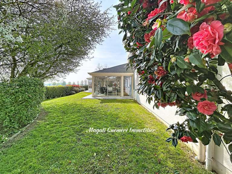 Maison Montfort-sur-Meu - 6 chambres - 299m²