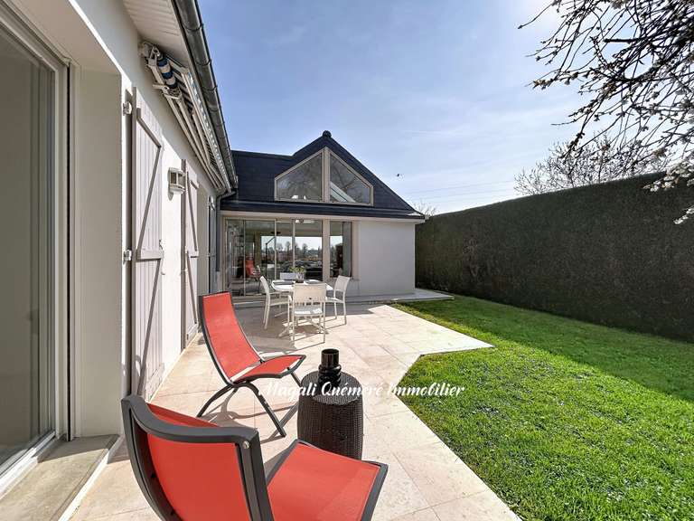 Maison Montfort-sur-Meu - 6 chambres - 299m²