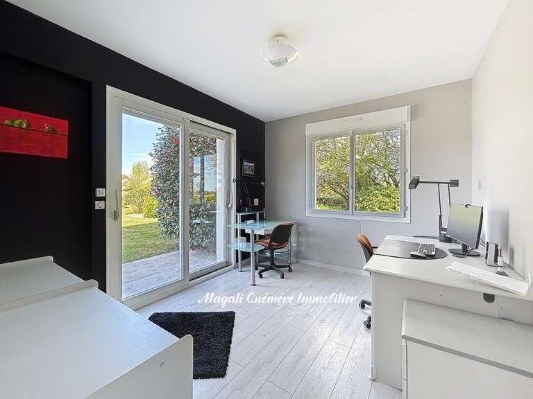 Maison Montfort-sur-Meu - 6 chambres - 299m²