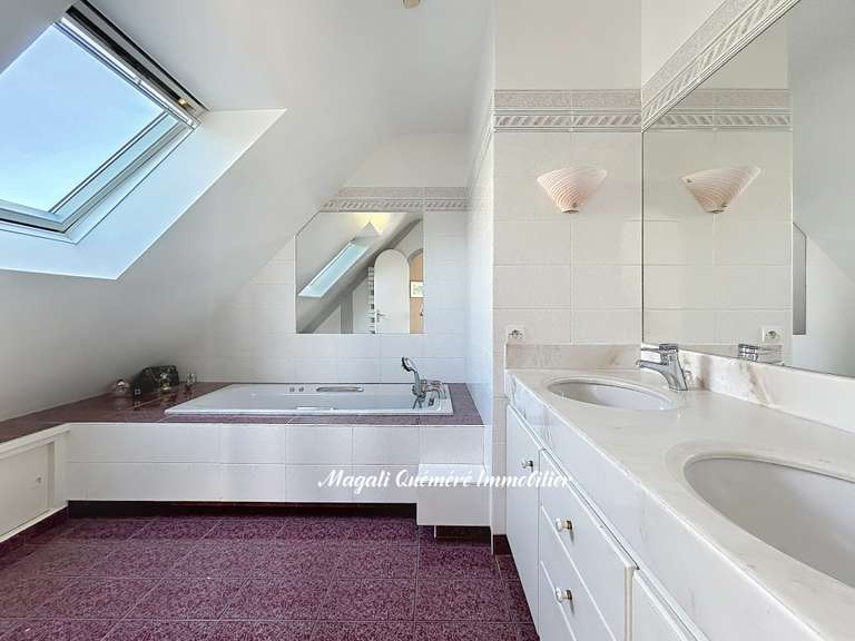 Maison Montfort-sur-Meu - 6 chambres - 299m²