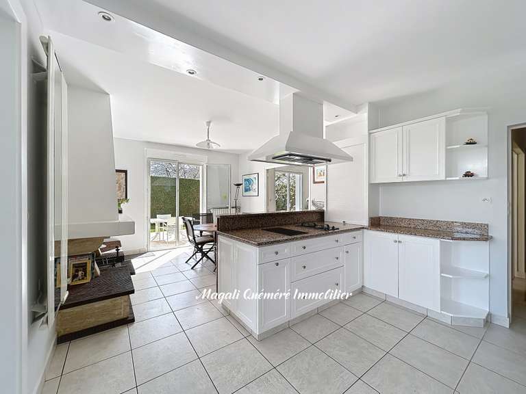 Maison Montfort-sur-Meu - 6 chambres - 299m²