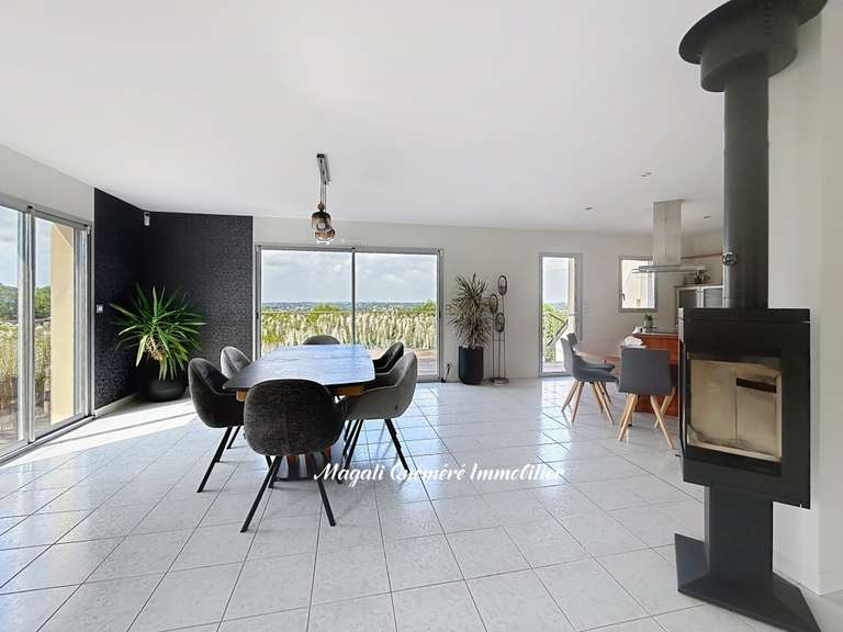 Maison Montfort-sur-Meu - 5 chambres - 259m²