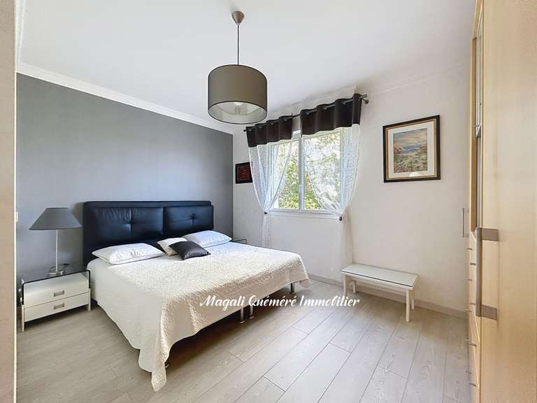Maison Montfort-sur-Meu - 6 chambres - 299m²