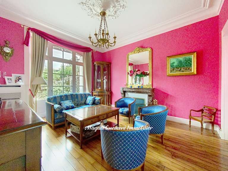 Maison Montfort-sur-Meu - 7 chambres - 258m²