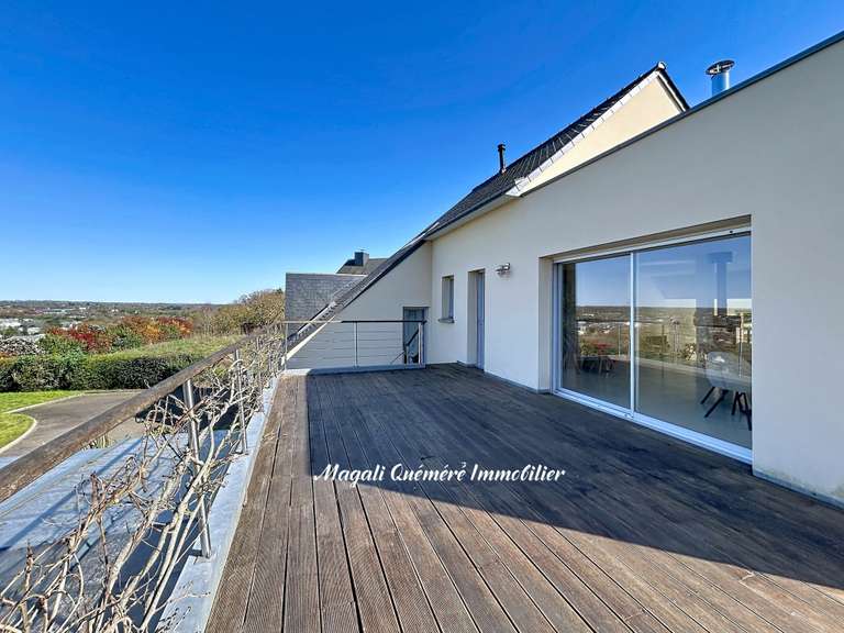 Maison Montfort-sur-Meu - 5 chambres - 251m²
