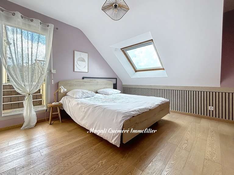 Maison Montfort-sur-Meu - 5 chambres - 251m²