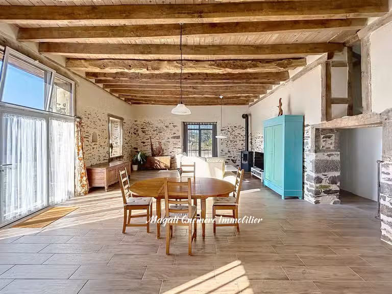 House Montfort-sur-Meu - 6 bedrooms - 350m²